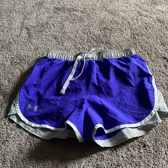 Under Armour Shorts SIZE YL - Picture 1 of 4
